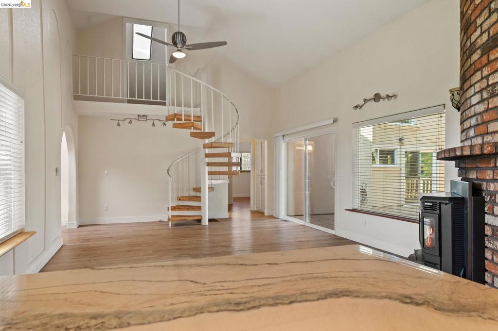 21916 Phoenix Lake Property Photo 6