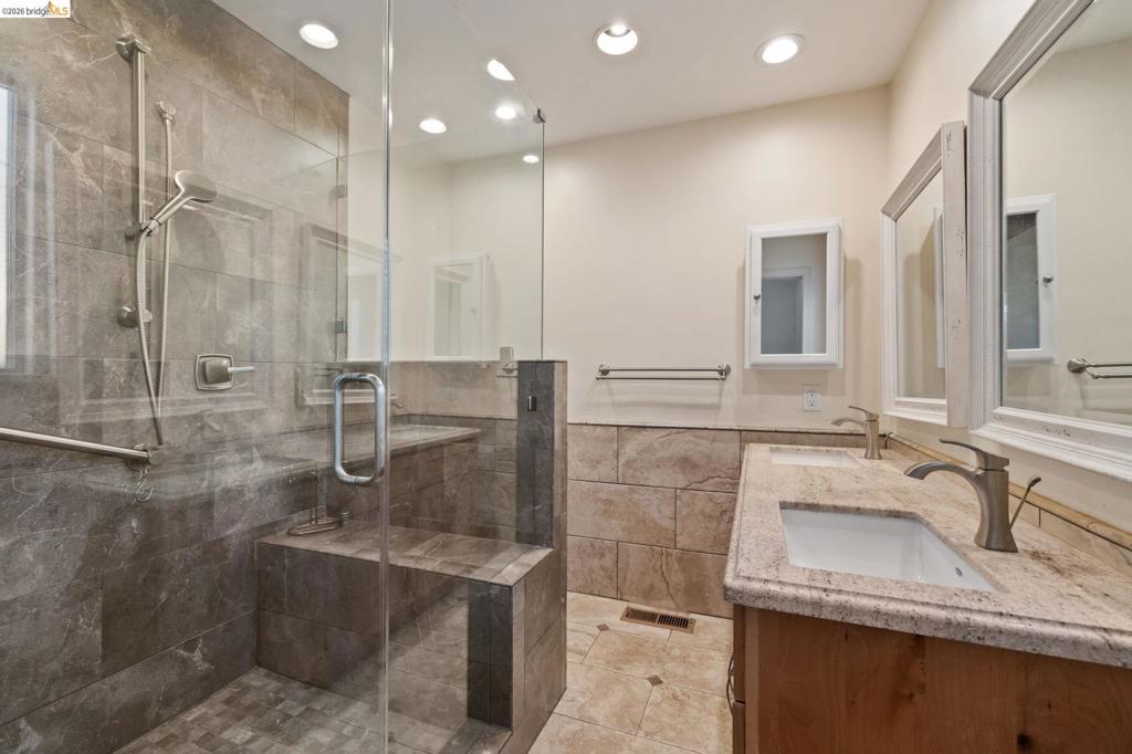 21916 Phoenix Lake Property Photo 16