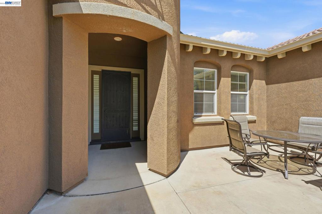 2359 Happy Valley Ln Property Photo 4