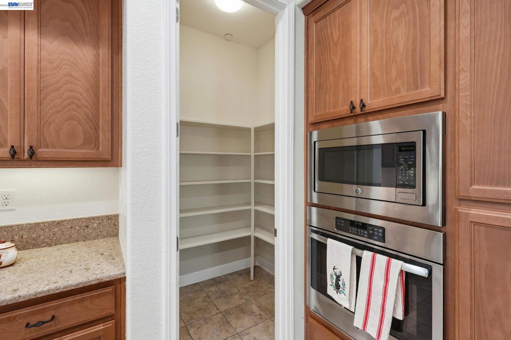 2359 Happy Valley Ln Property Photo 16