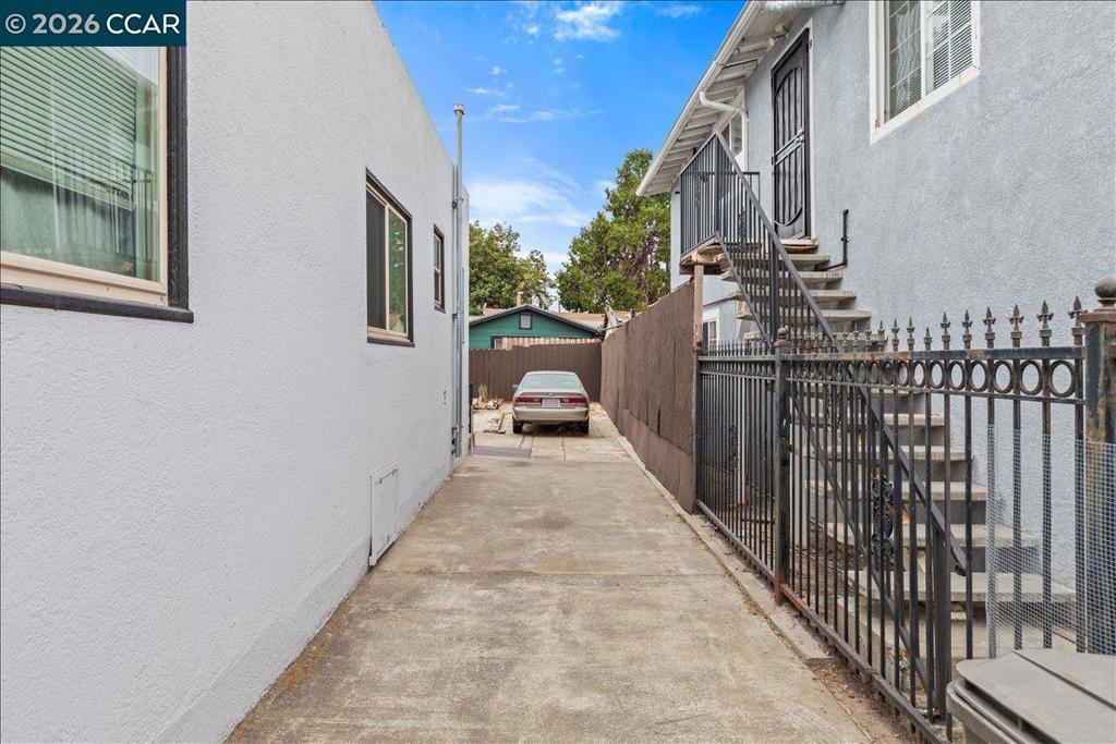 9903 Olive St Property Photo 12