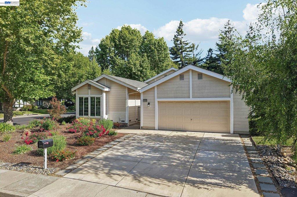 498 Freitas Rd Property Photo 4