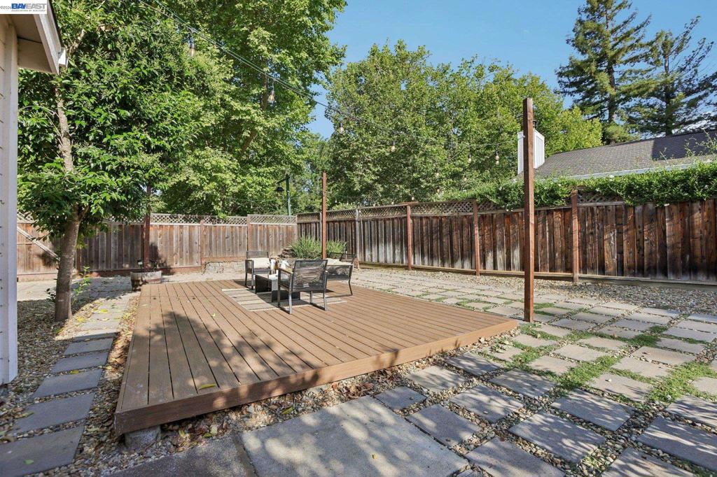498 Freitas Rd Property Photo 40