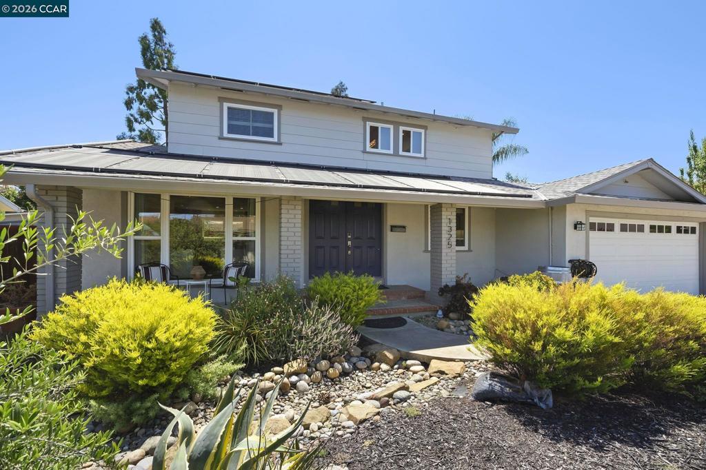1325 Sumac Cir Property Photo 4
