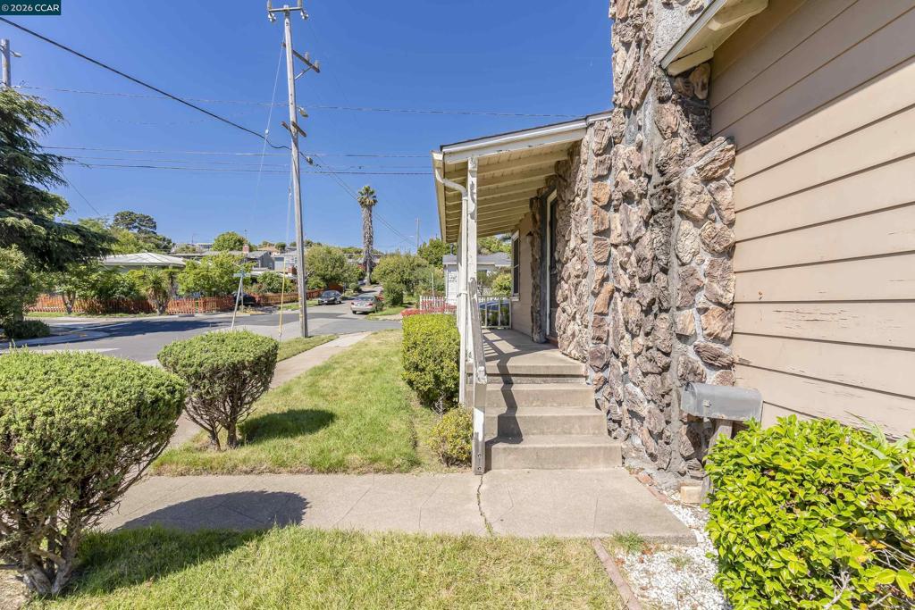 5526 Carl Ave Property Photo 4