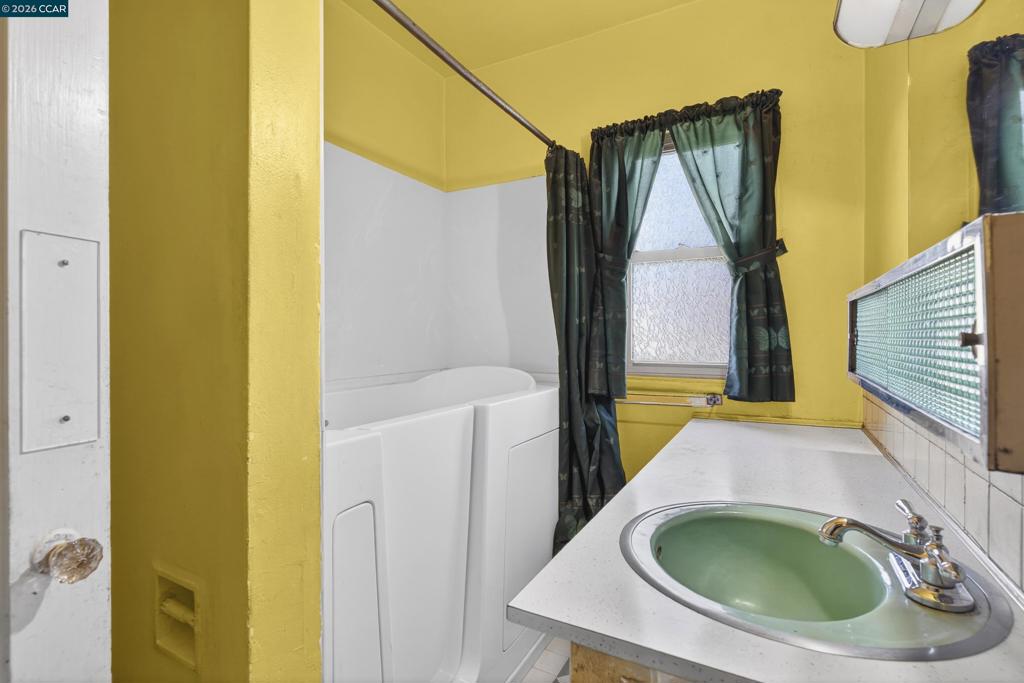 5526 Carl Ave Property Photo 27