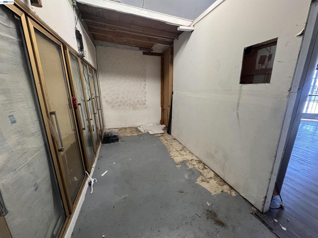4200 Foothill Blvd Property Photo 20