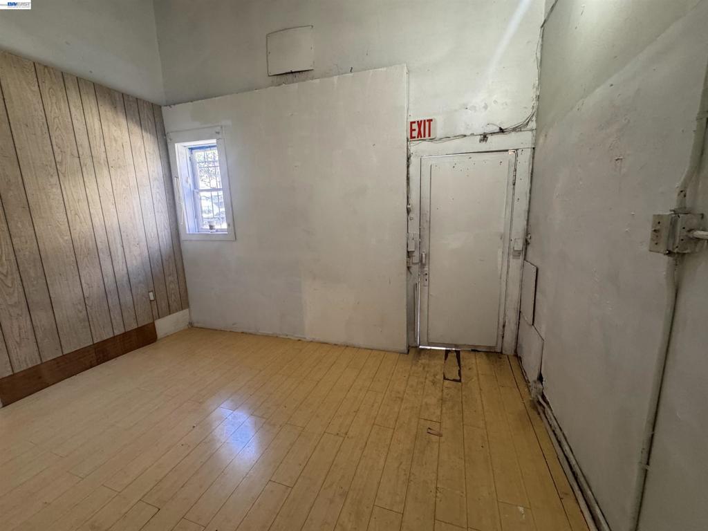 4200 Foothill Blvd Property Photo 23