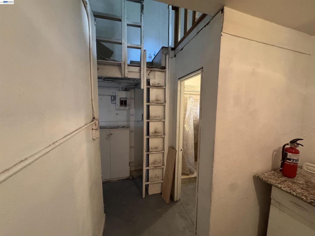 4200 Foothill Blvd Property Photo 29