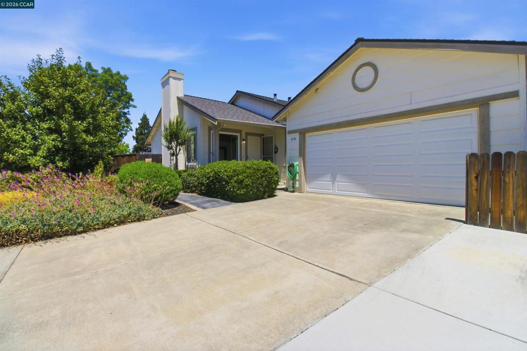 4956 Erica Way Property Photo 2