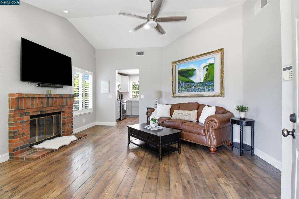 4956 Erica Way Property Photo 4