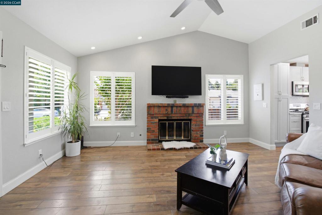 4956 Erica Way Property Photo 5