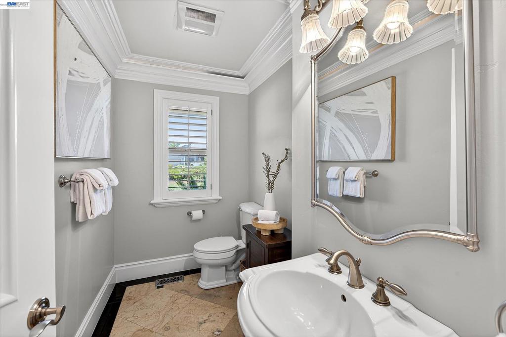 2337 Grosvenor Heights Ct Property Photo 24