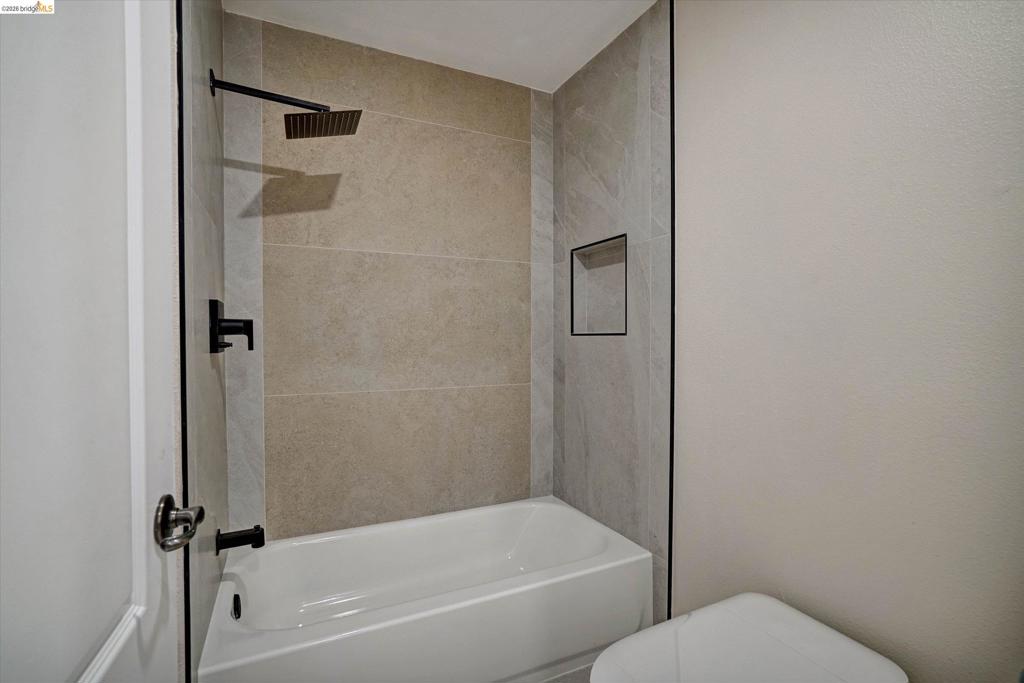 547 Lakeview Dr Property Photo 21