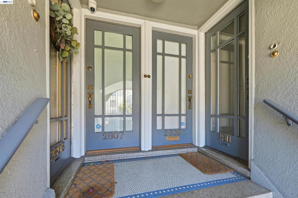2811 Market St Property Photo 7