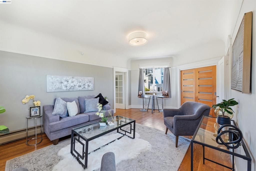 2811 Market St Property Photo 12
