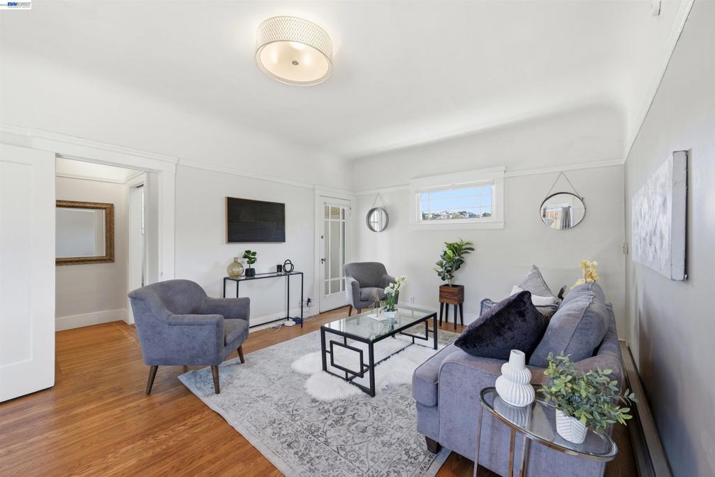 2811 Market St Property Photo 13