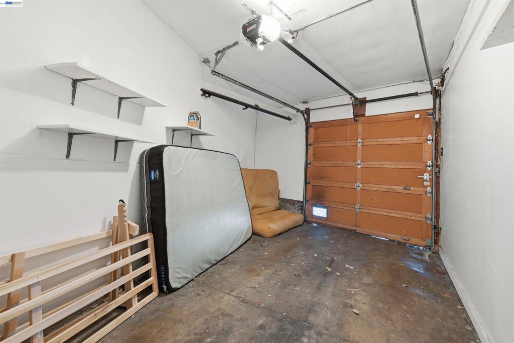 2811 Market St Property Photo 29