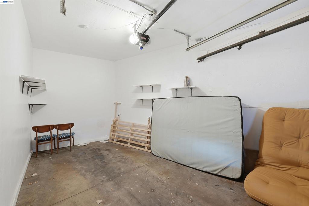 2811 Market St Property Photo 30