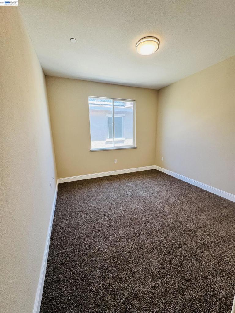 36 Greystone Pl Property Photo 6