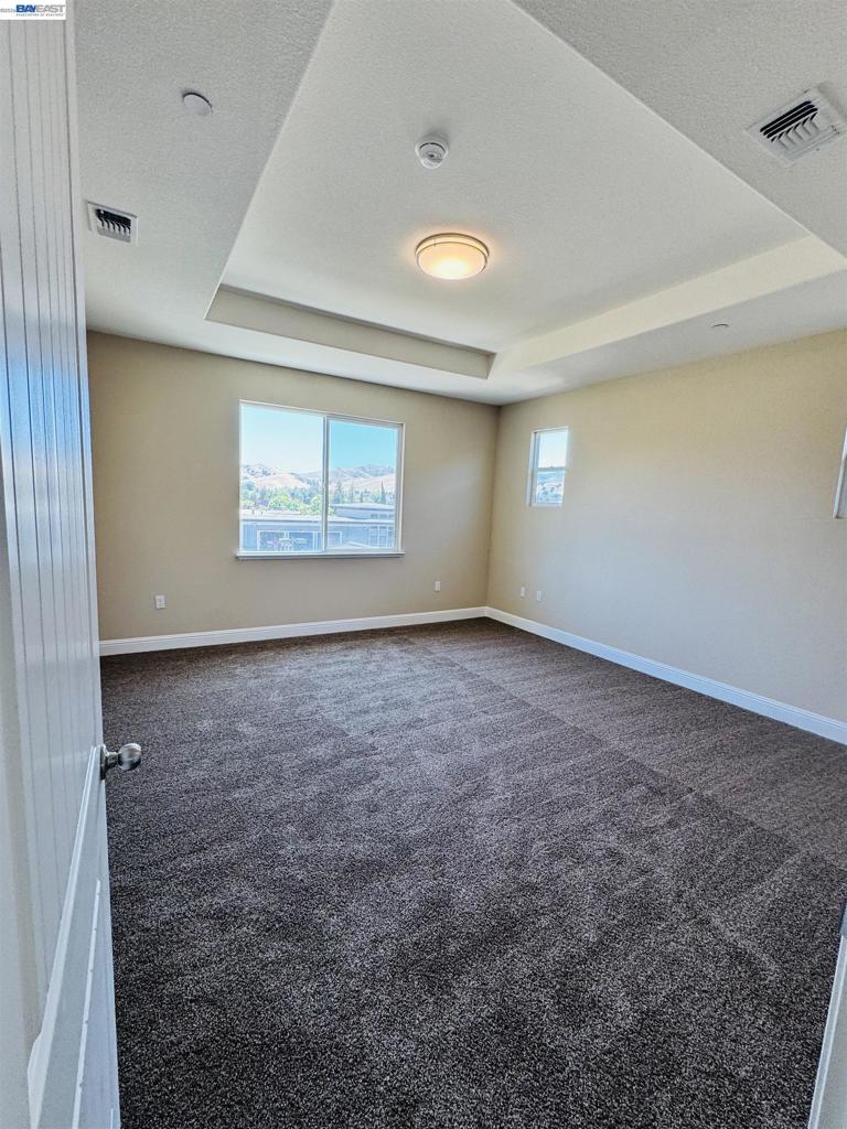 36 Greystone Pl Property Photo 8