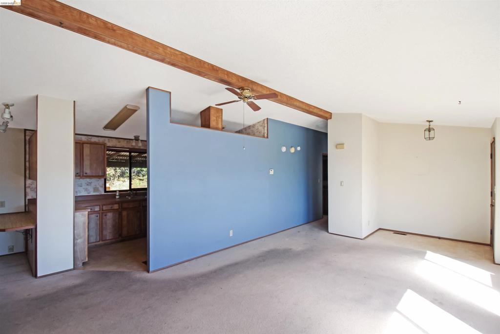 22681 Prospect Height Property Photo 7