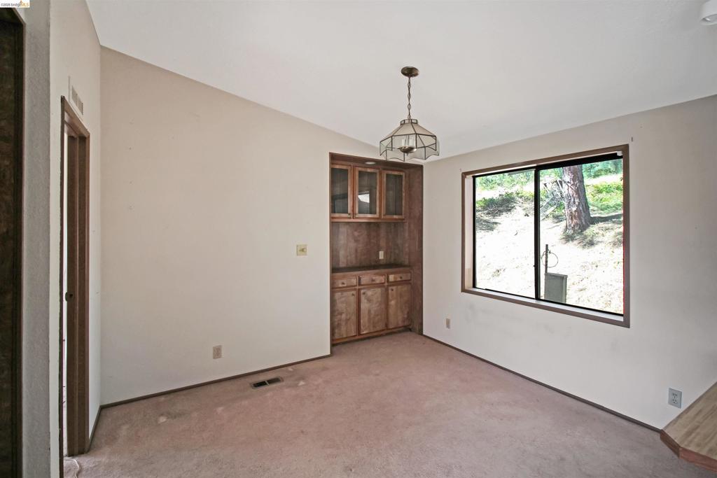 22681 Prospect Height Property Photo 9