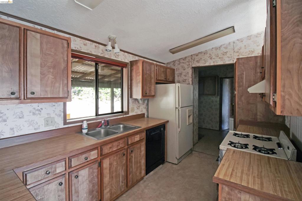 22681 Prospect Height Property Photo 10