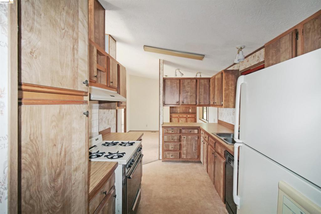 22681 Prospect Height Property Photo 13
