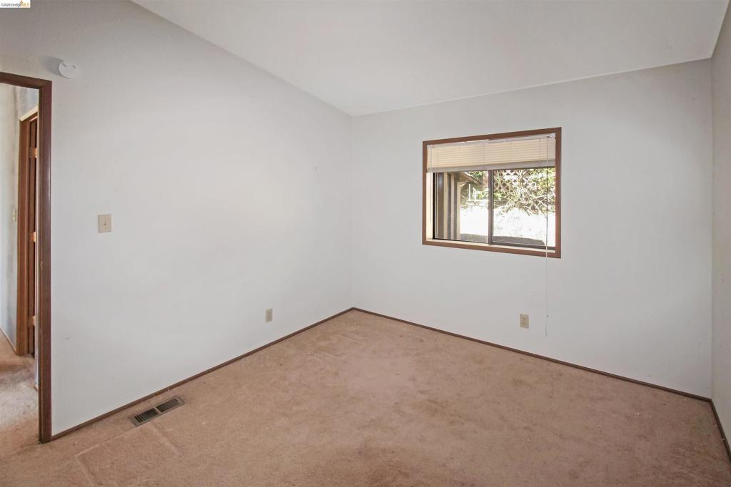22681 Prospect Height Property Photo 16