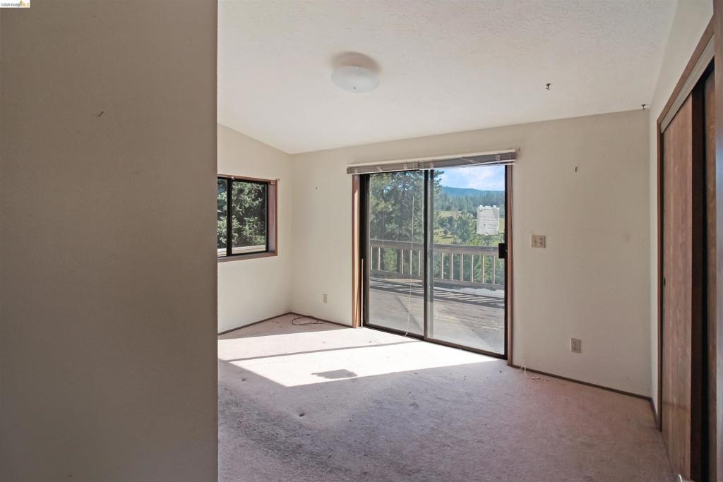 22681 Prospect Height Property Photo 17