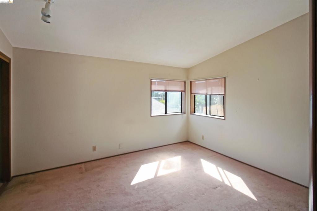 22681 Prospect Height Property Photo 21