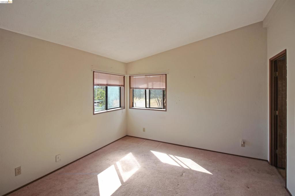 22681 Prospect Height Property Photo 28