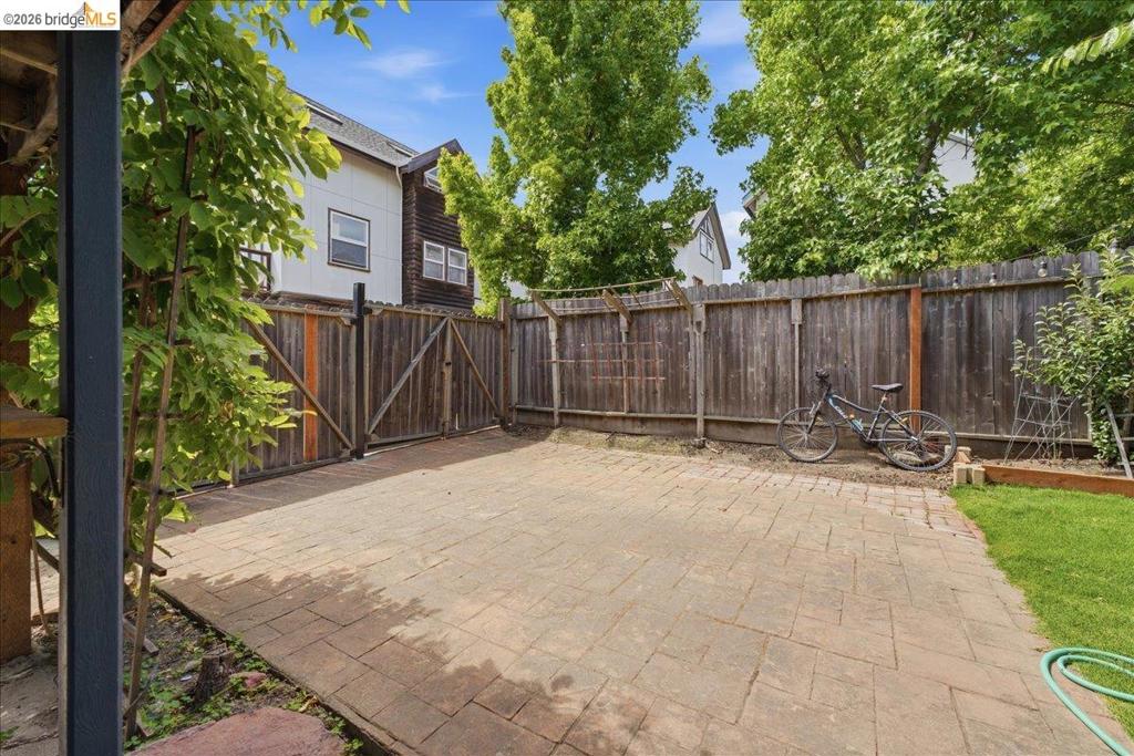 1119 Hearst Ave Property Photo 15