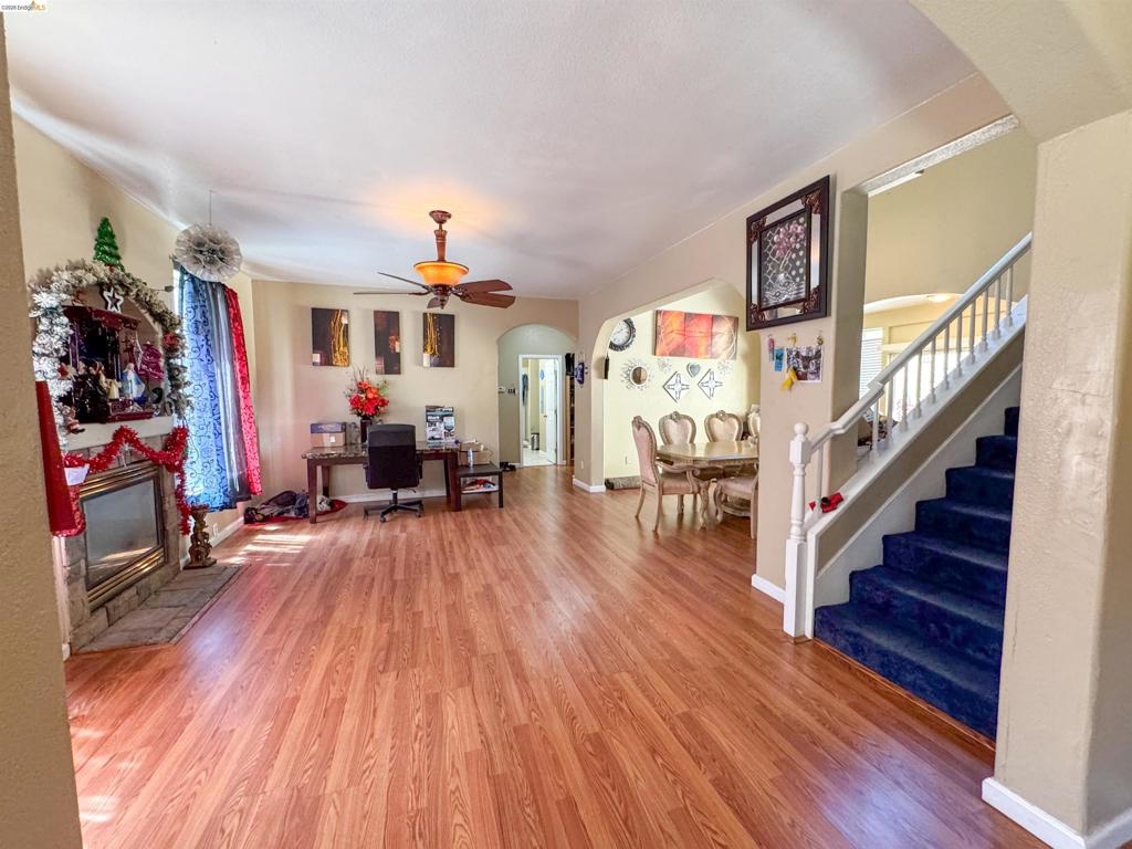 505 Tuscany Ct Property Photo 2