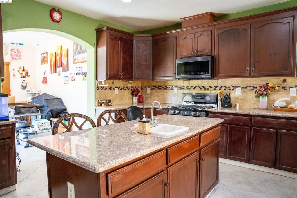 505 Tuscany Ct Property Photo 6