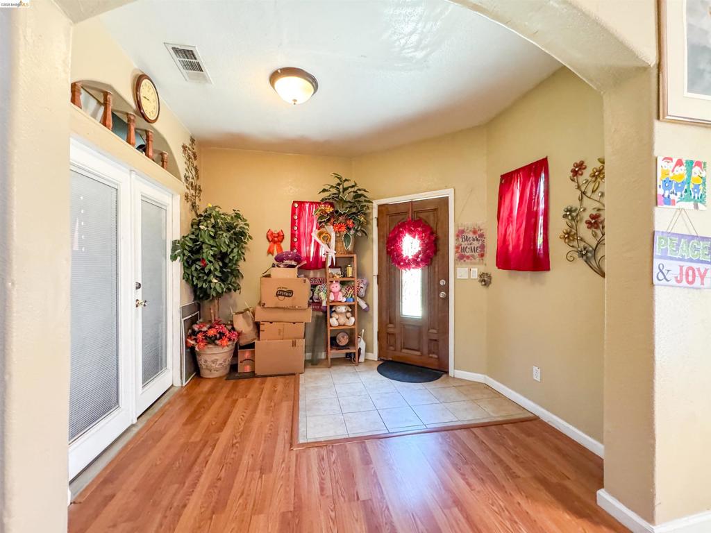505 Tuscany Ct Property Photo 17