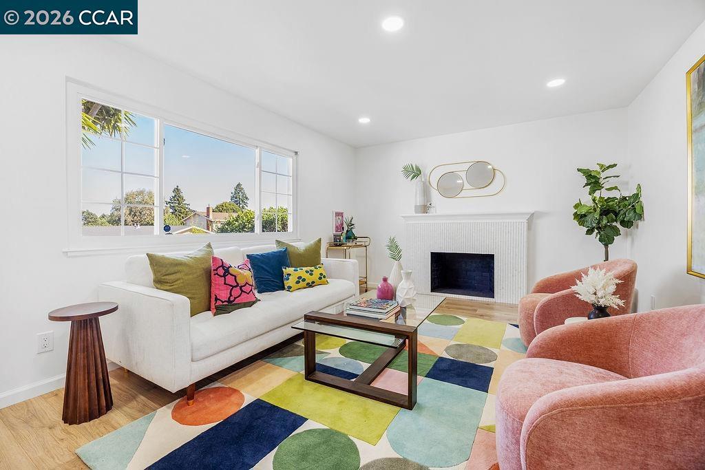 2135 Via Alta Property Photo 6