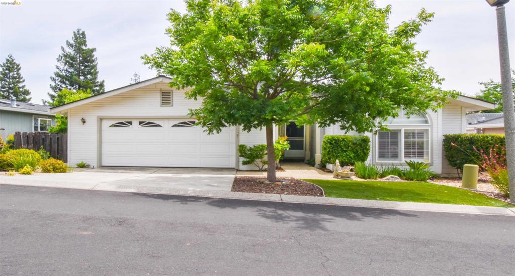 12700 Red Maple Cir. #47 Property Photo 3