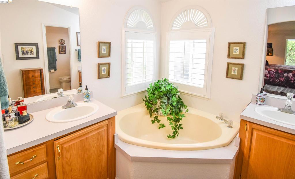 12700 Red Maple Cir. #47 Property Photo 24