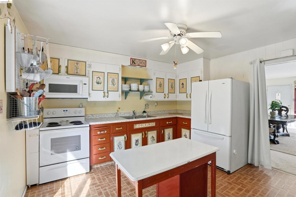 209 Honey Ln Property Photo 15