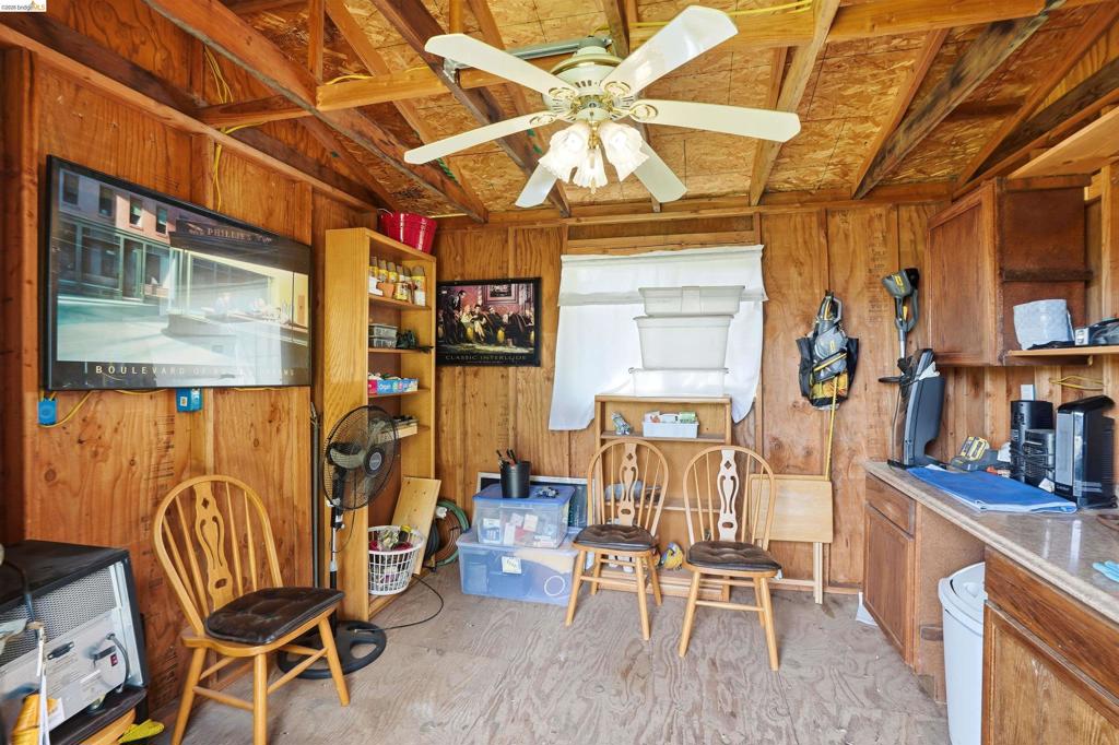 209 Honey Ln Property Photo 28