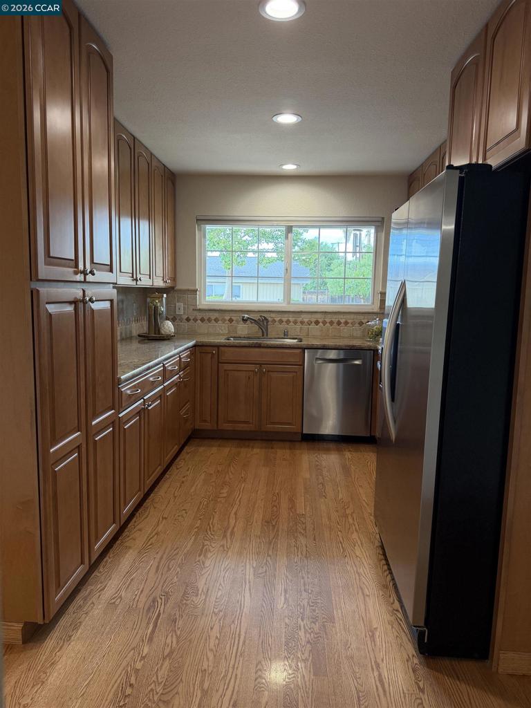 2290 La Mar Drive Property Photo 7
