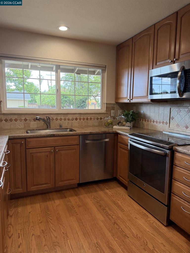 2290 La Mar Drive Property Photo 10