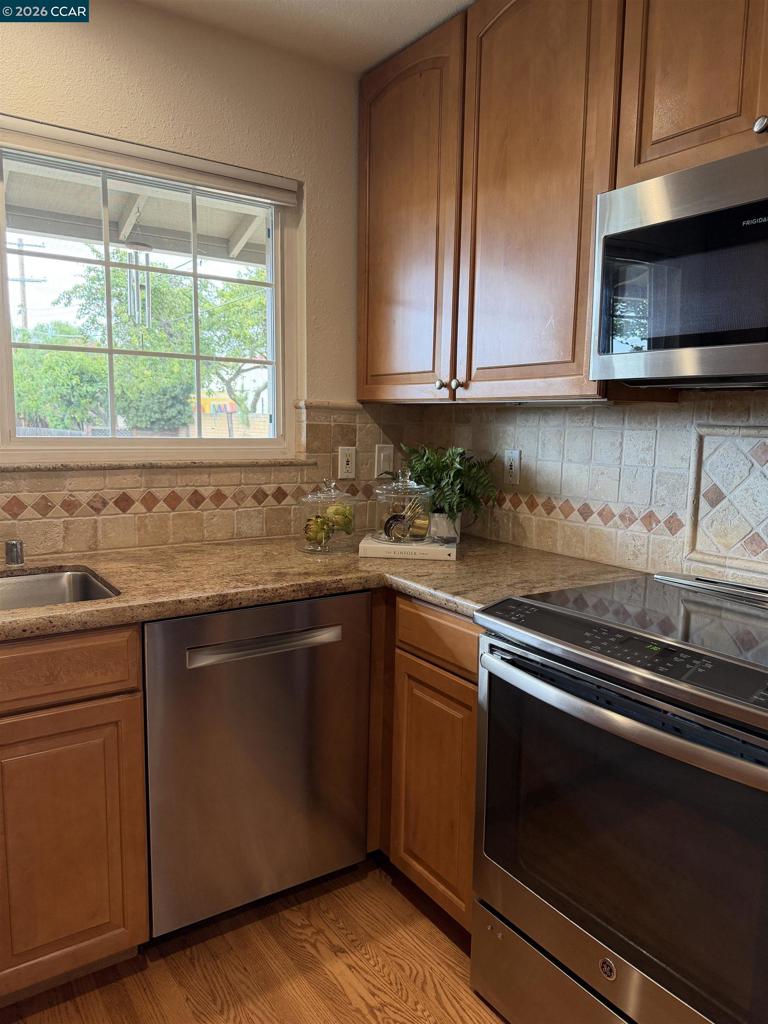 2290 La Mar Drive Property Photo 11