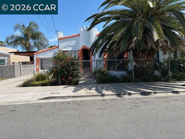 251 E 17th Street Property Photo 1