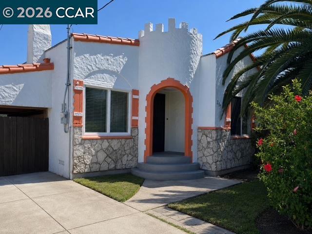 251 E 17th Street Property Photo 2