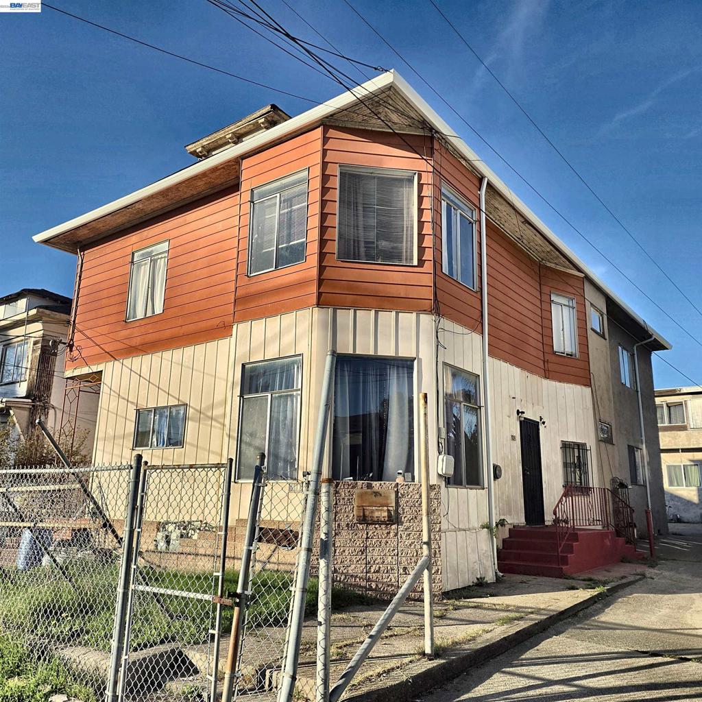 708 30Th St Property Photo 1