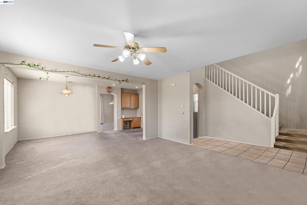 1153 Syracuse Ln Property Photo 5