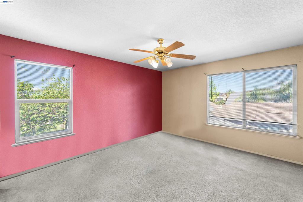 1153 Syracuse Ln Property Photo 14